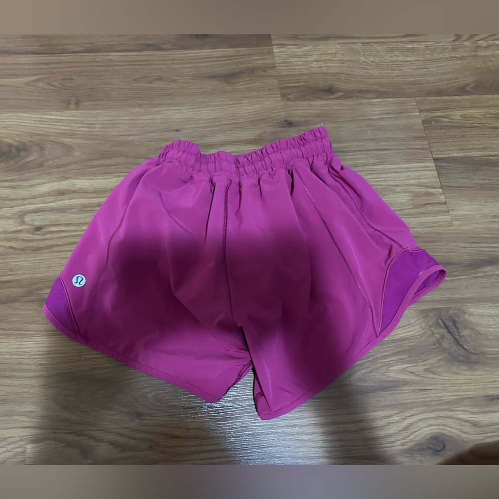 Lululemon hotty hot 2.5 shorts